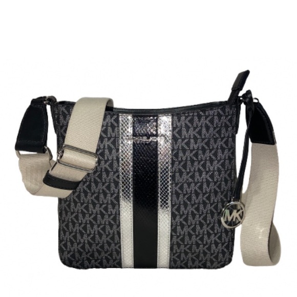 Michael Kors Handbags - Michael Kors Jet Set travel Crossbody w/ Center Stripe excellent used condition